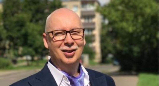 Александр Зимовский: Севрюгов вдруг исчез сам. При этом известии земной шар переполнился криками