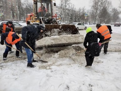 Уборка снега продолжается в Нижнем Новгороде